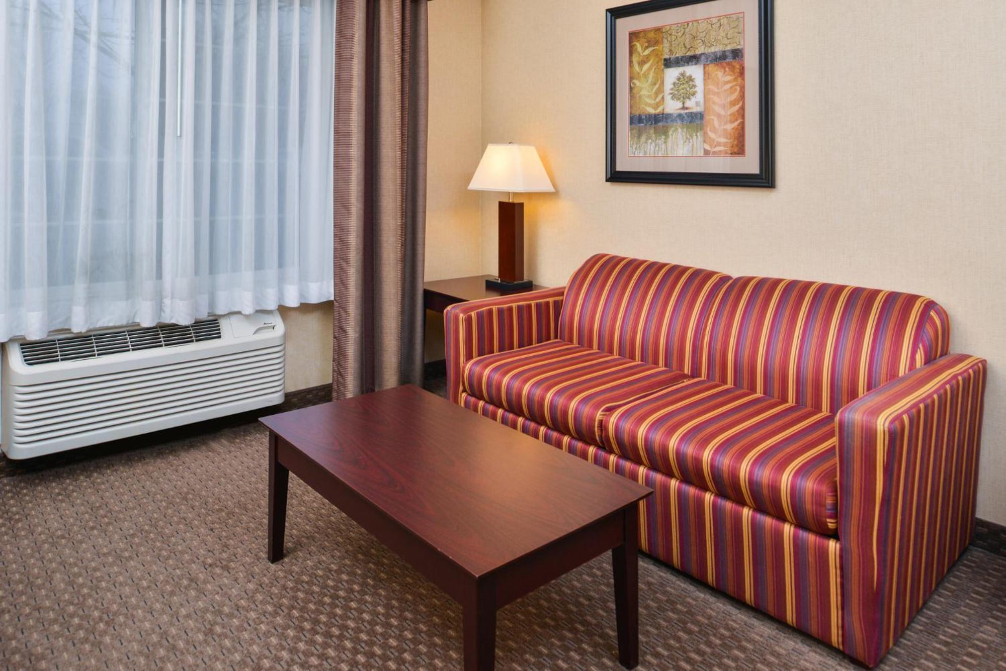 Holiday Inn Express Hotel & Suites Portland - Jantzen Beach, An Ihg Hotel Екстер'єр фото
