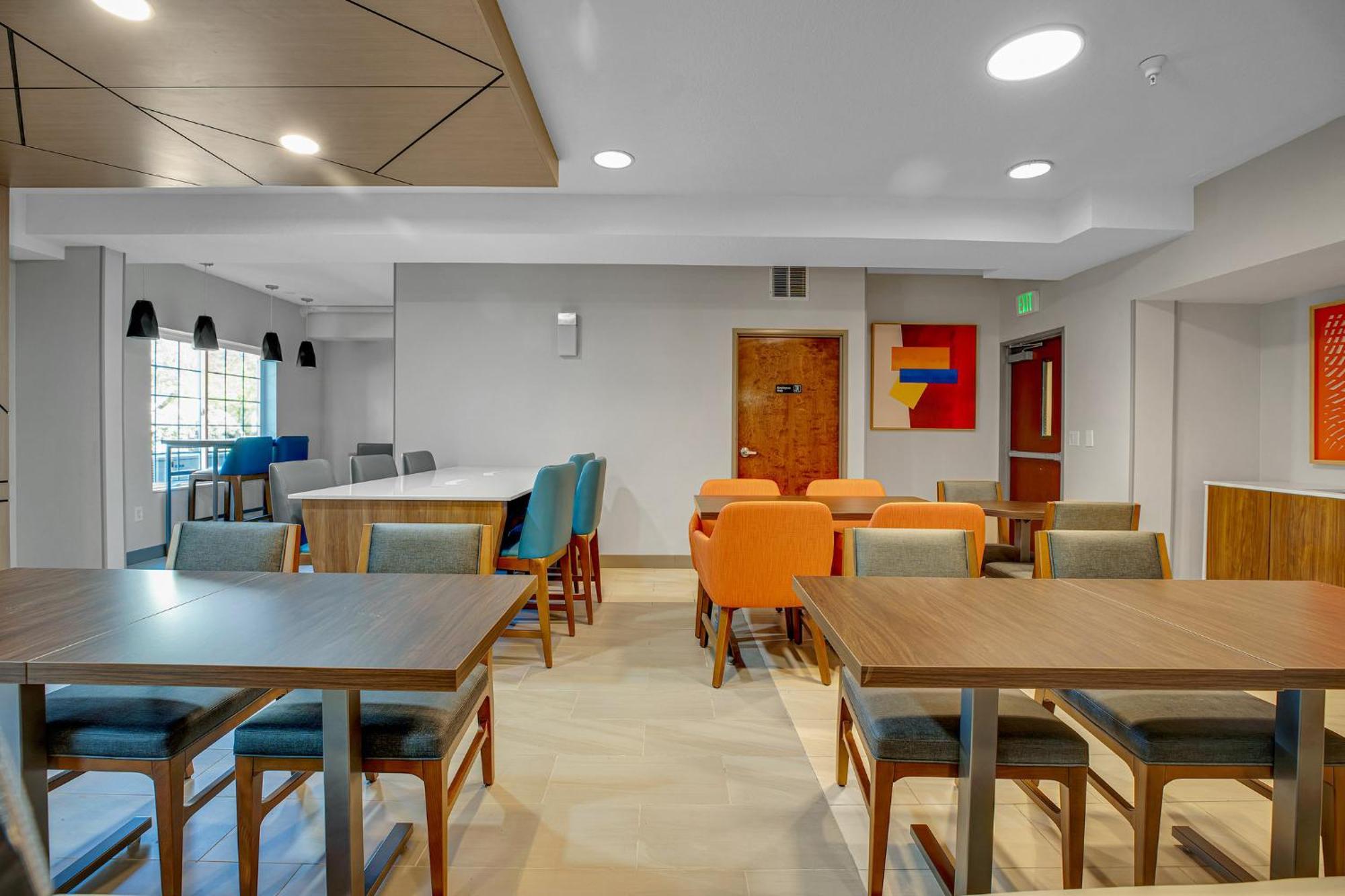 Holiday Inn Express Hotel & Suites Portland - Jantzen Beach By Ihg Екстер'єр фото