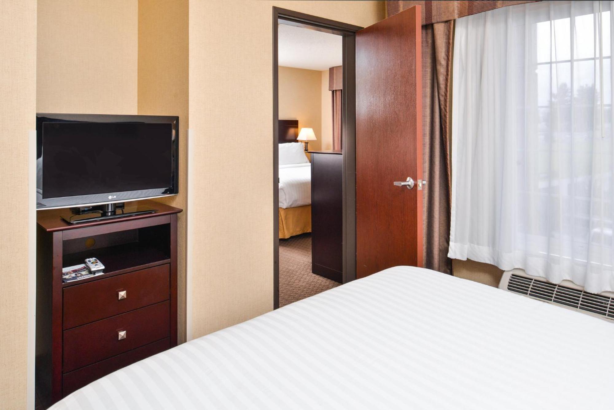 Holiday Inn Express Hotel & Suites Portland - Jantzen Beach By Ihg Екстер'єр фото