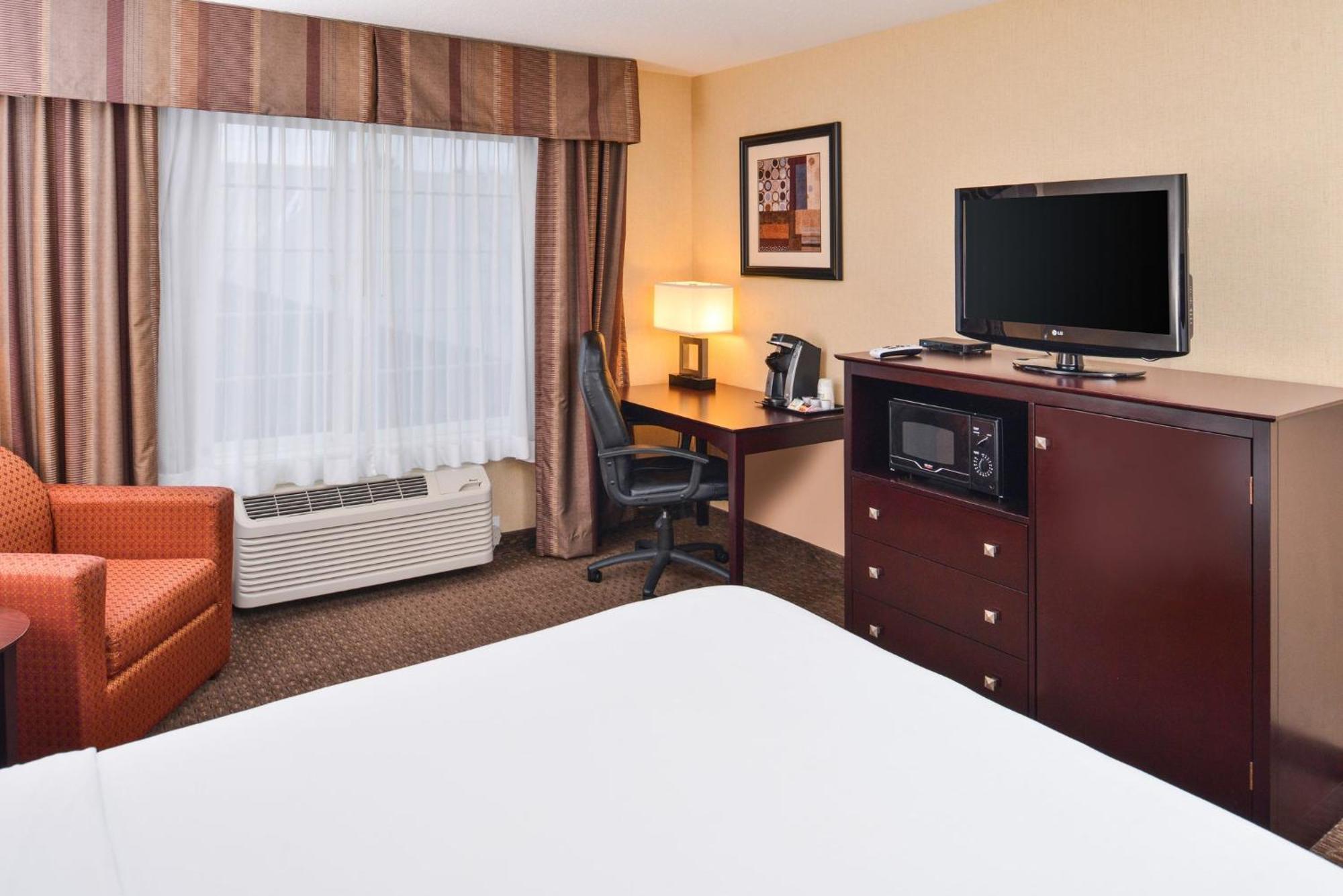 Holiday Inn Express Hotel & Suites Portland - Jantzen Beach By Ihg Екстер'єр фото
